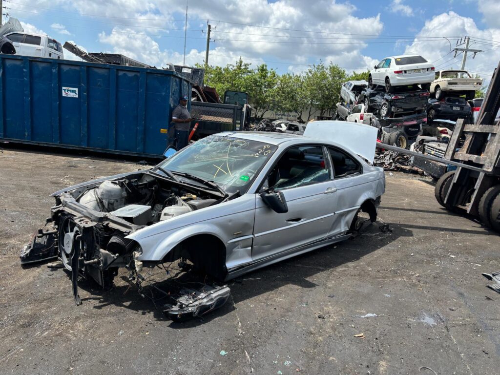 junk cars towing and roadside assistance in Winter haven Fl Bartow Fl Lake alfred fl Lake wales Fl